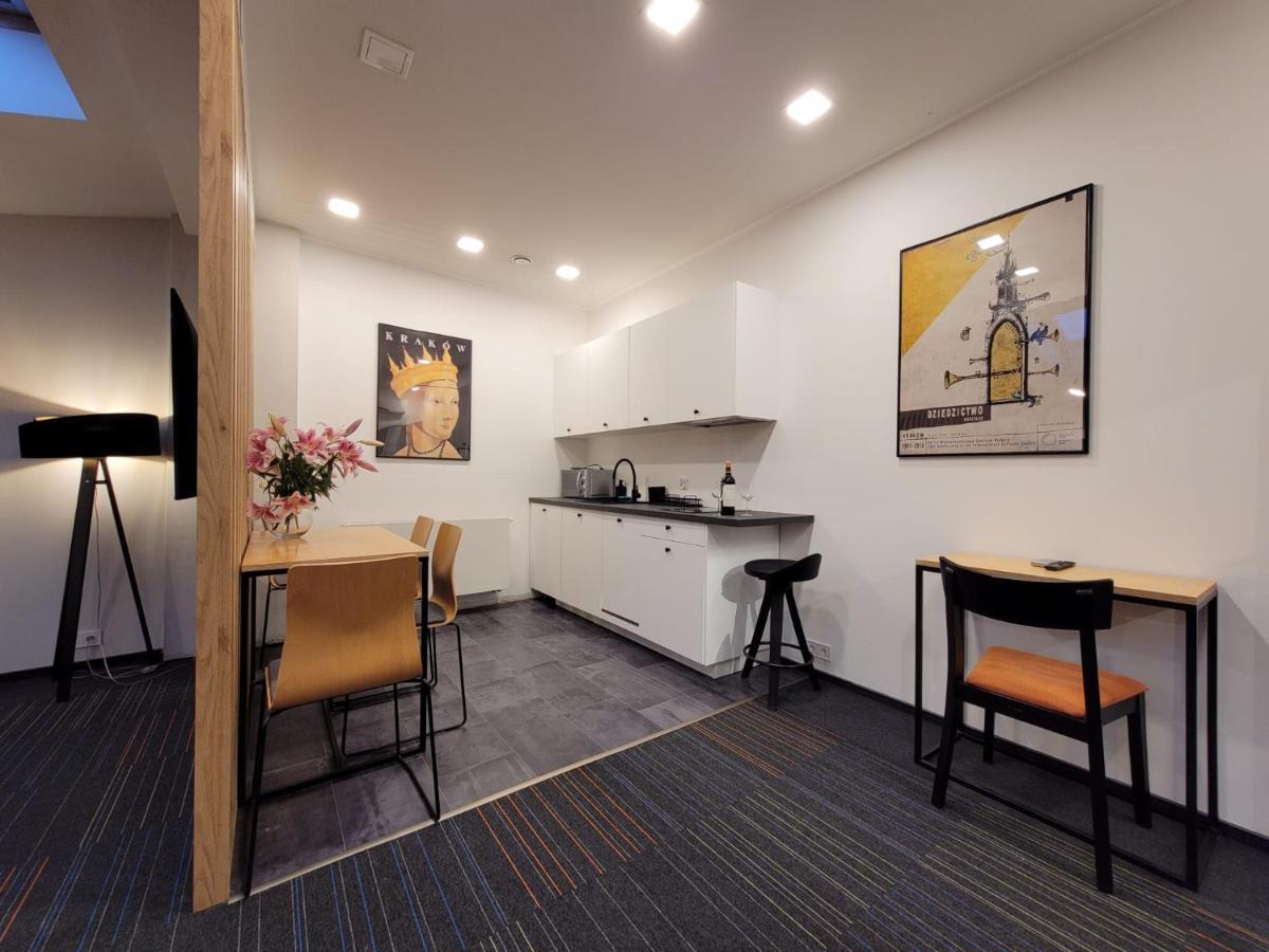 Dada Premium Aparthotel Краков Экстерьер фото